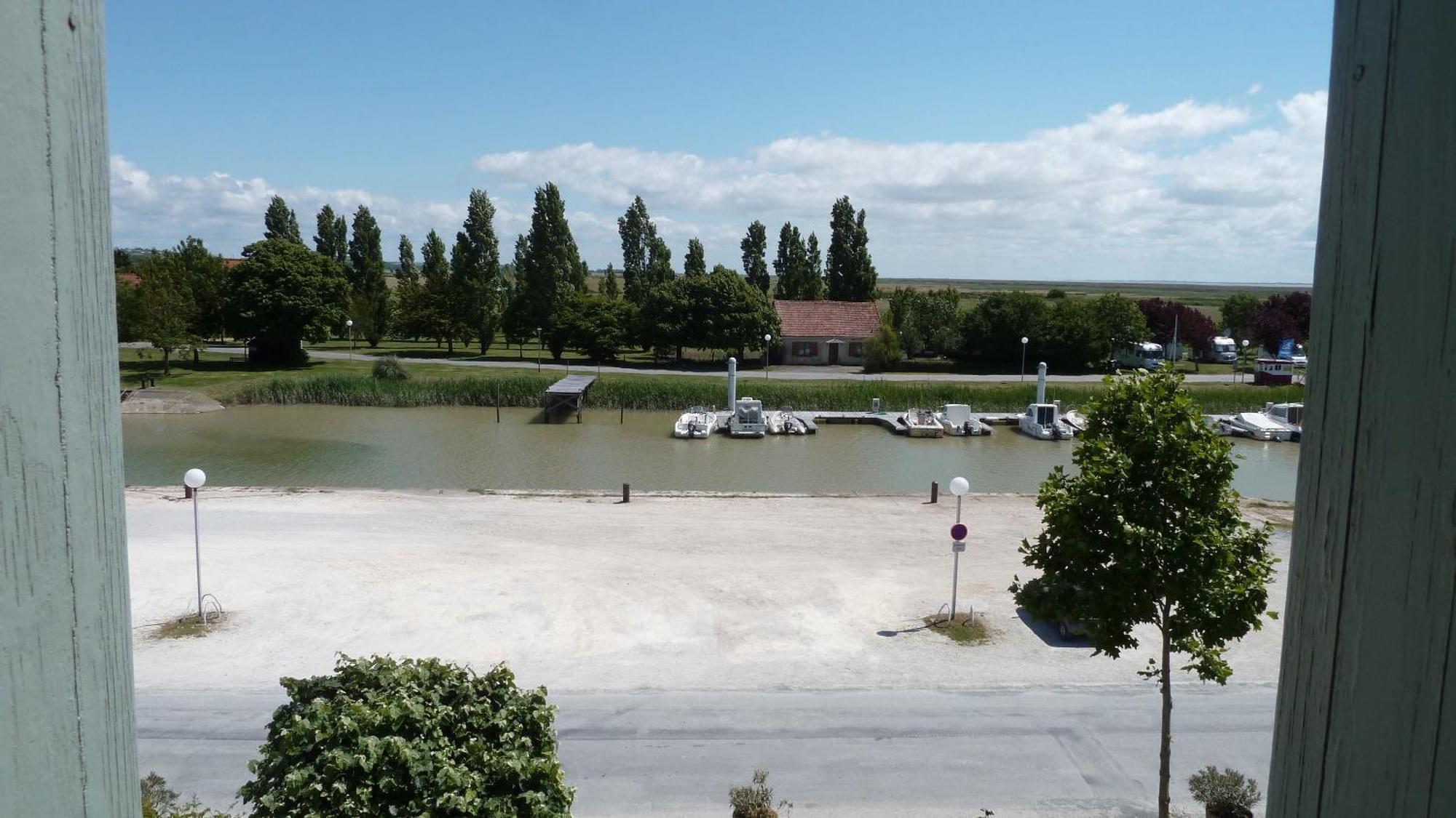 Hotel Le Domaine Du Meunier Mortagne-sur-Gironde Camera foto